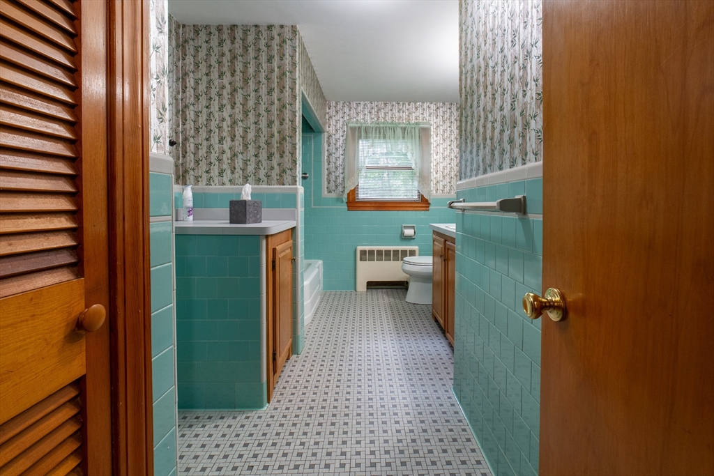 88 Sutherland Rd, North Attleboro