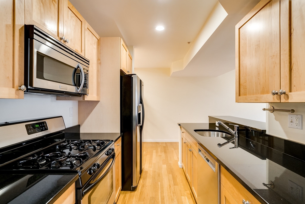 210 Broadway, Everett