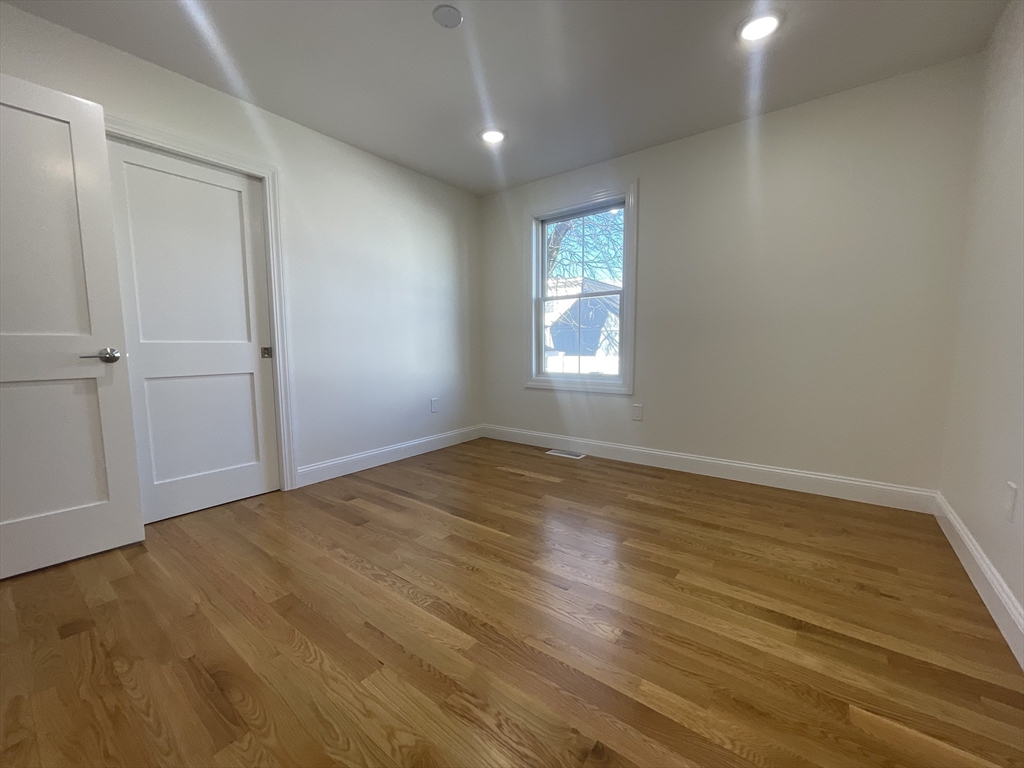 40 Everett St, Everett