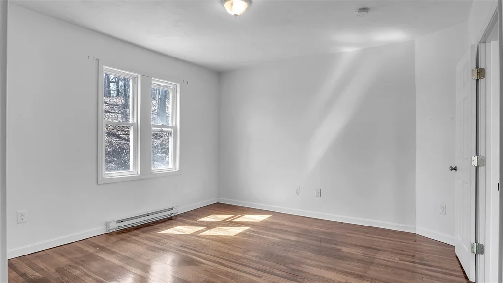 1442 Main St, Worcester