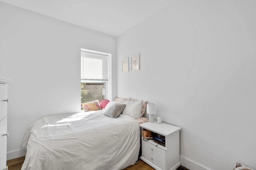 211 West 9th St, South Boston