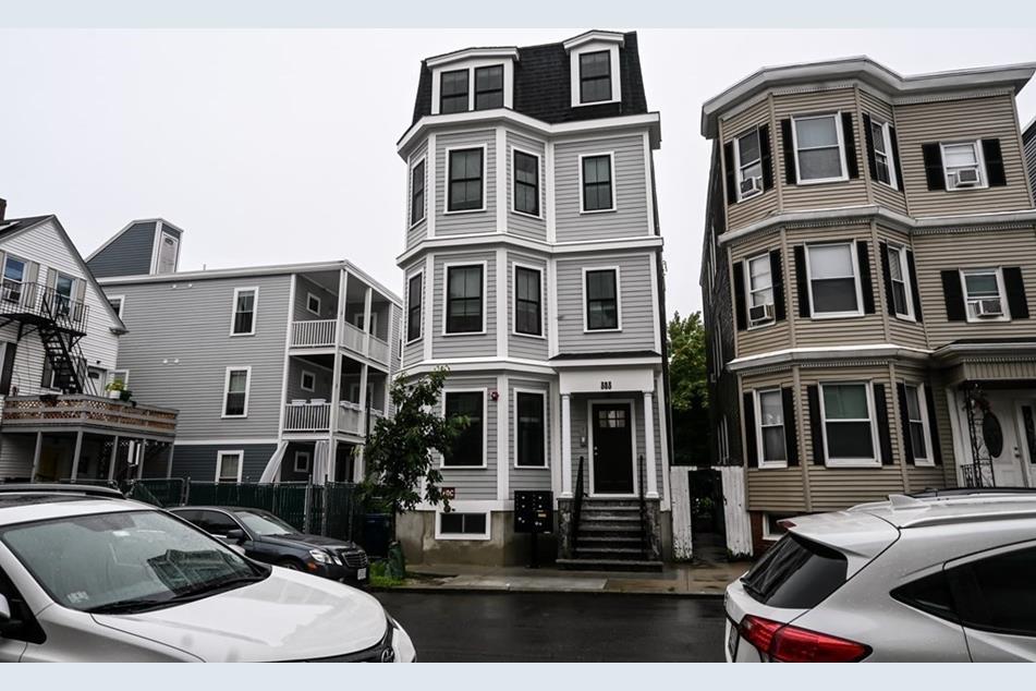 303 Maverick St, East Boston