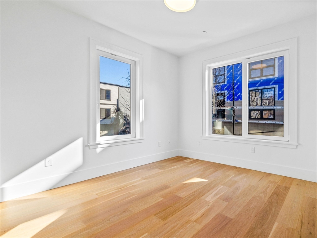 12 Deer St, Dorchester