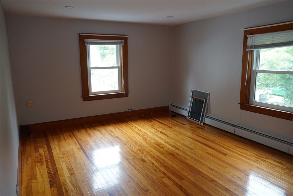 20 Bolton Pl, Bridgewater