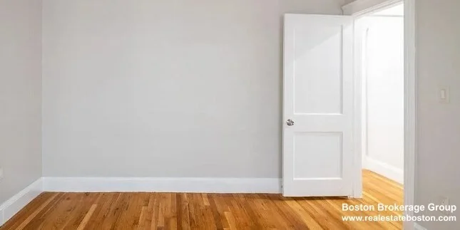 122 Hillside St, Mission Hill