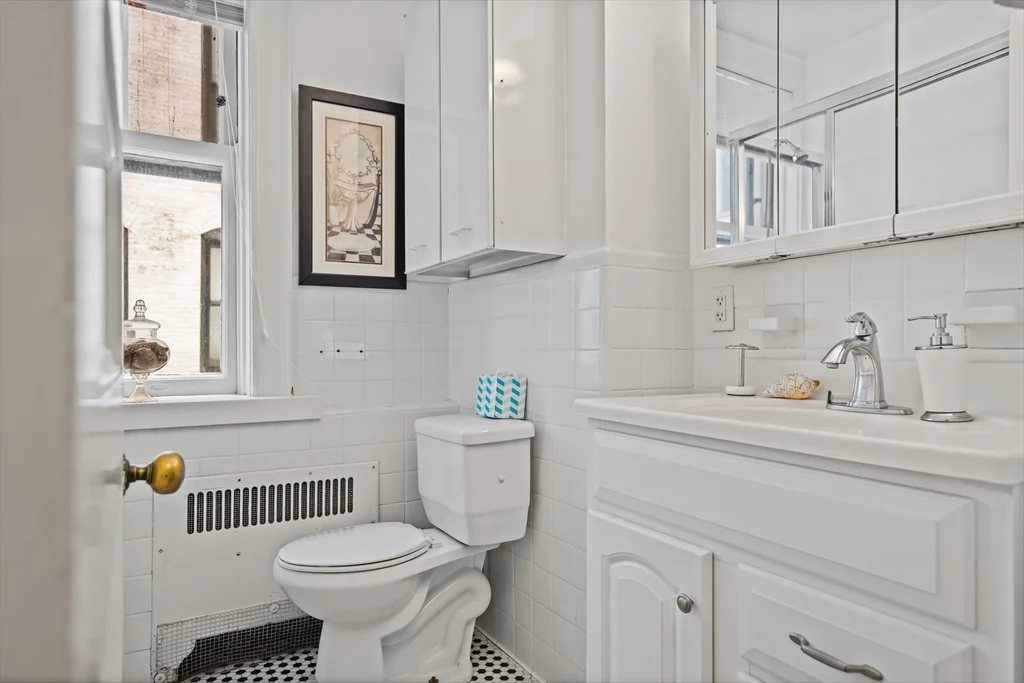 21 Beacon St, Downtown