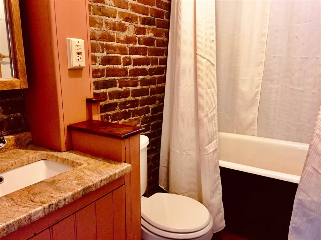 20 Putnam St, Charlestown