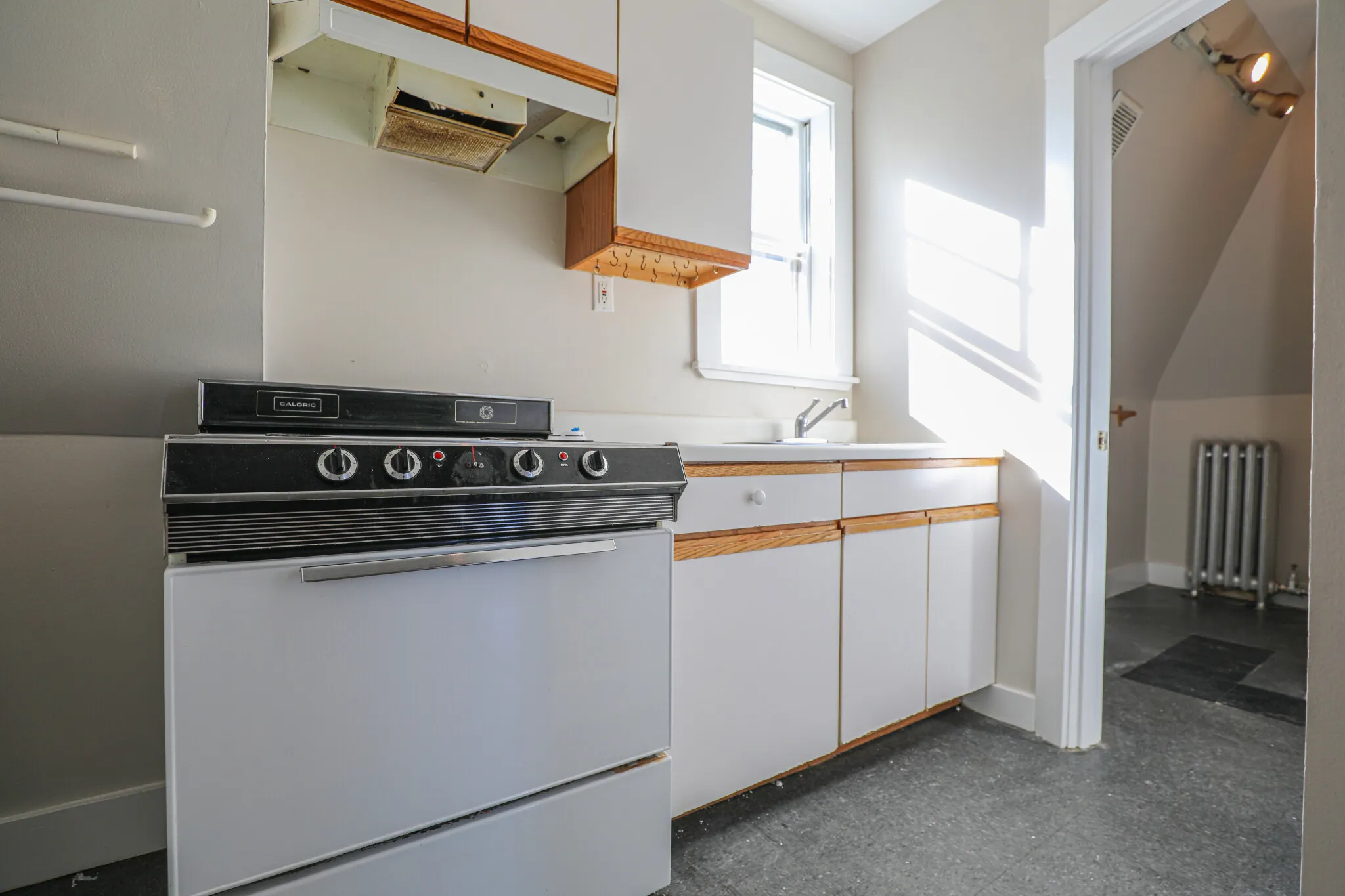 24 Murdock St, Oak Square