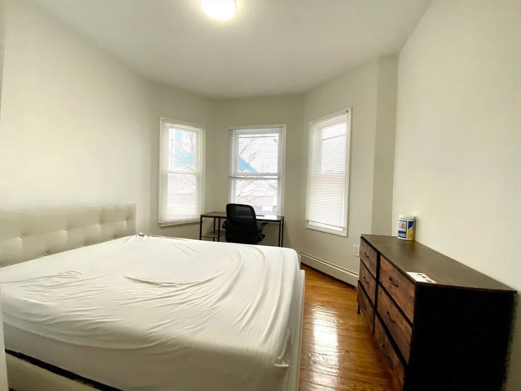 417 Cardinal Medeiros Ave, Wellington-Harrington