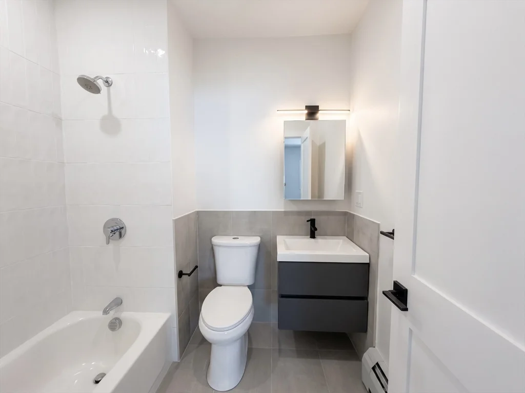 10 Pearl, West Everett