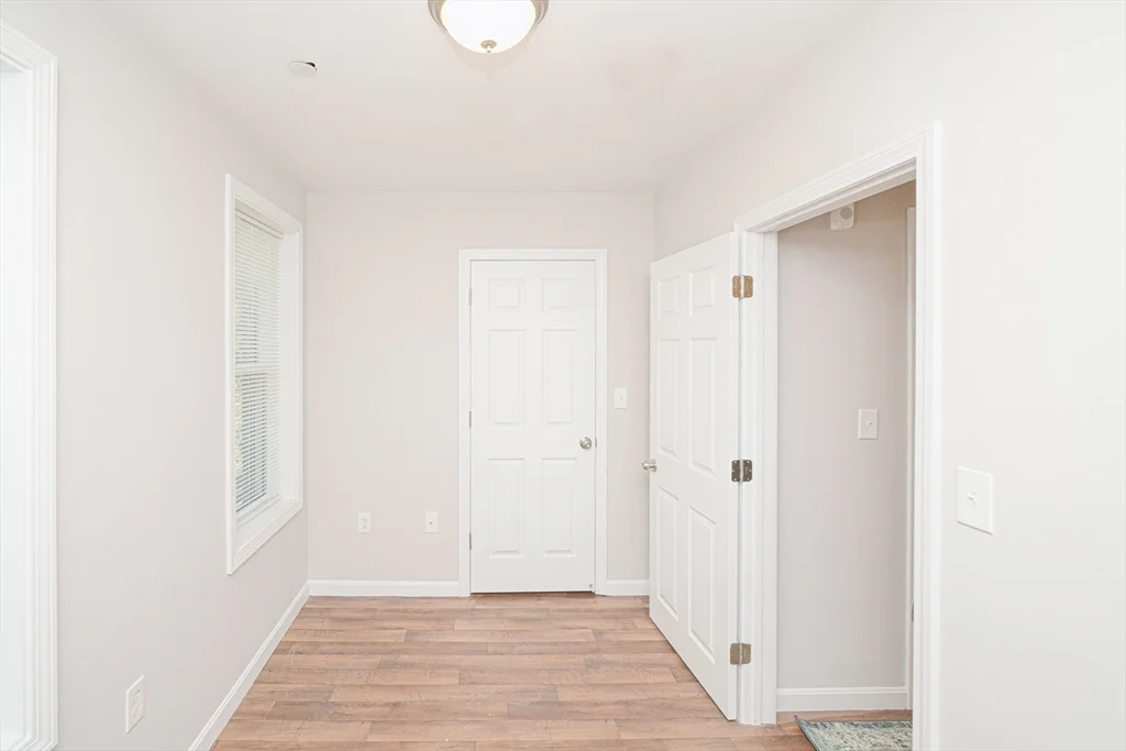 23 Warwick, Roxbury