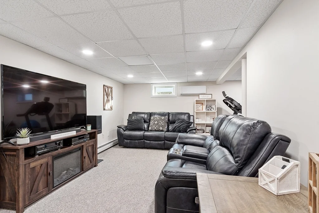 963 South St, Tewksbury