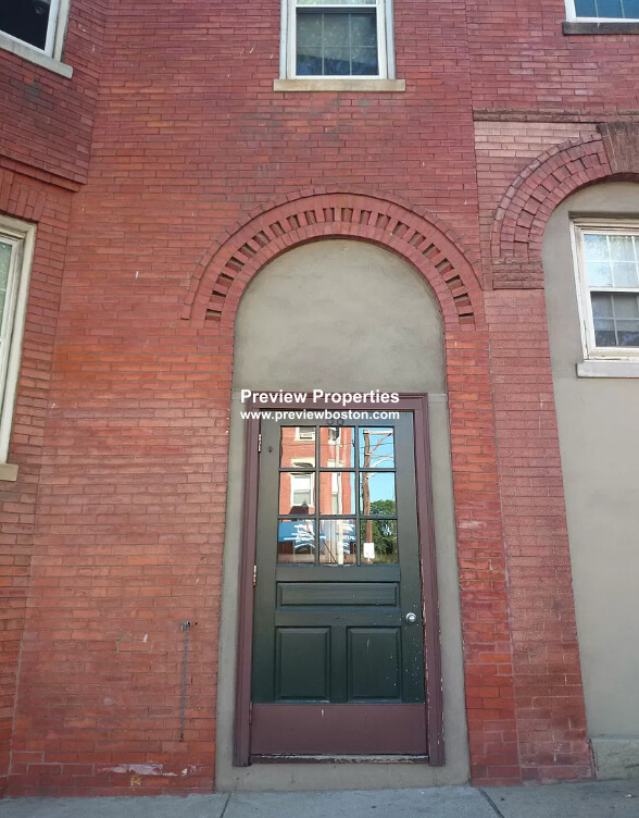 66 South Huntington Ave, Jamaica Plain