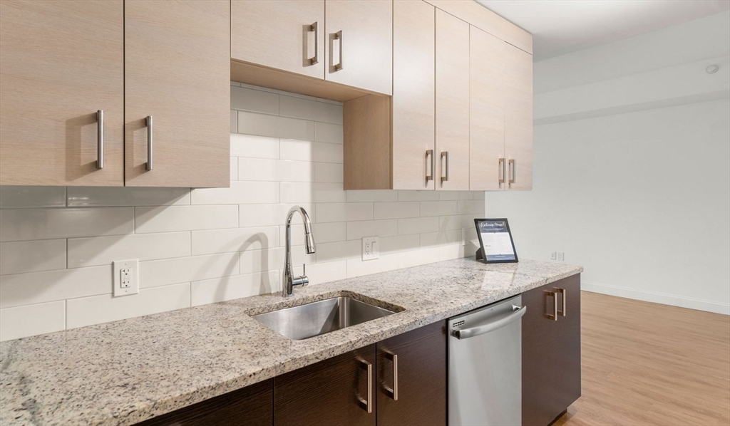 99 Kneeland St, Chinatown