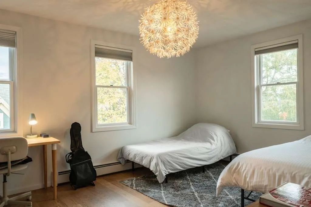 90 Monument, Medford