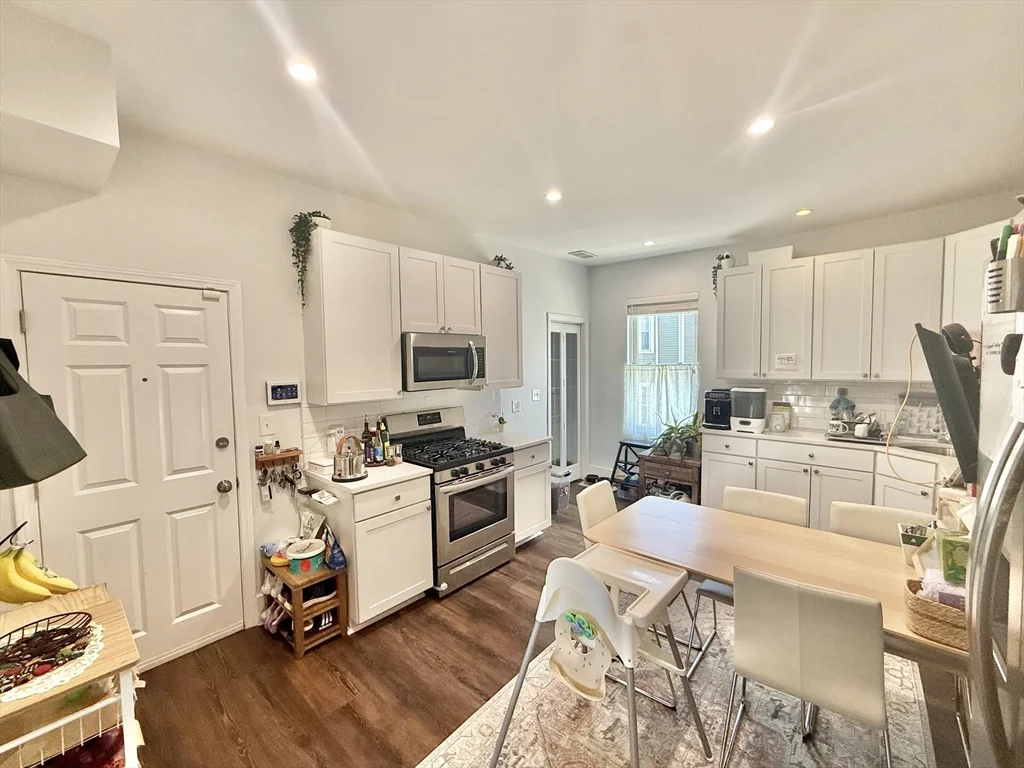 13 Schuyler St, Roxbury