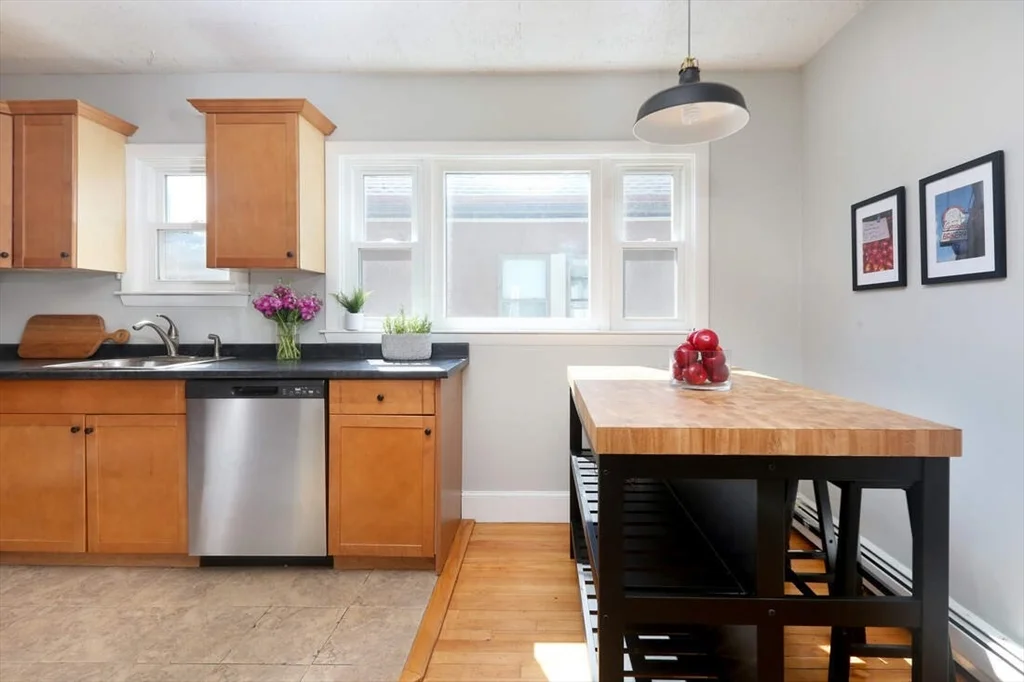 5 Benton Rd, Tufts University