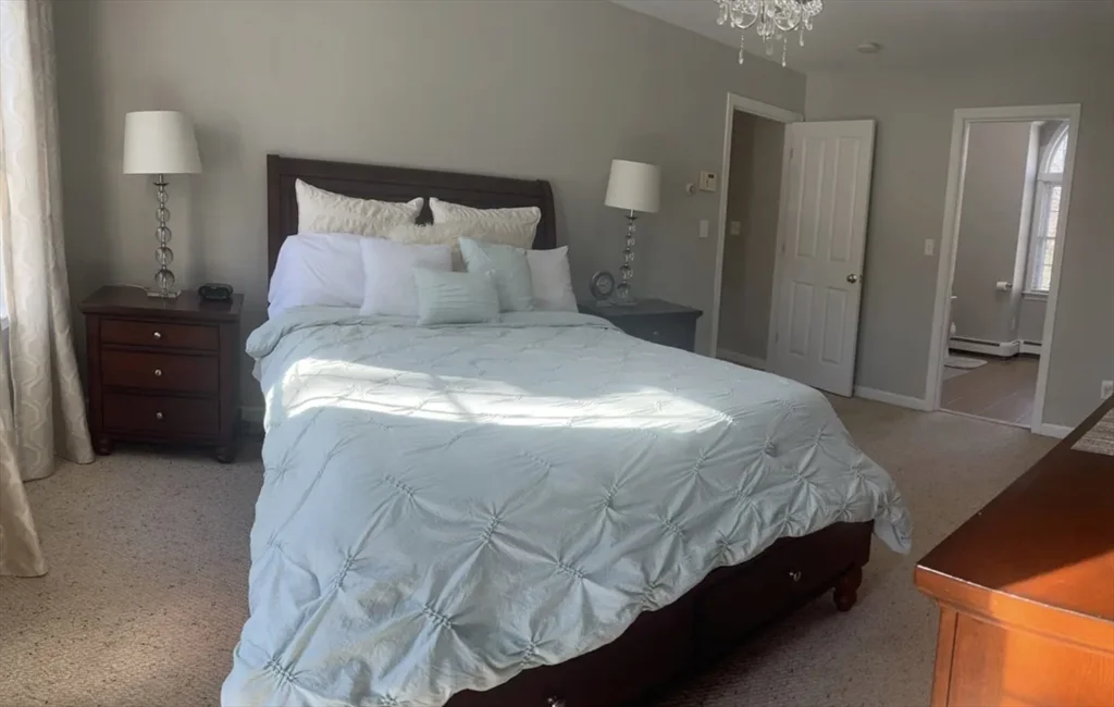 21 Shubert Rd, East Weymouth