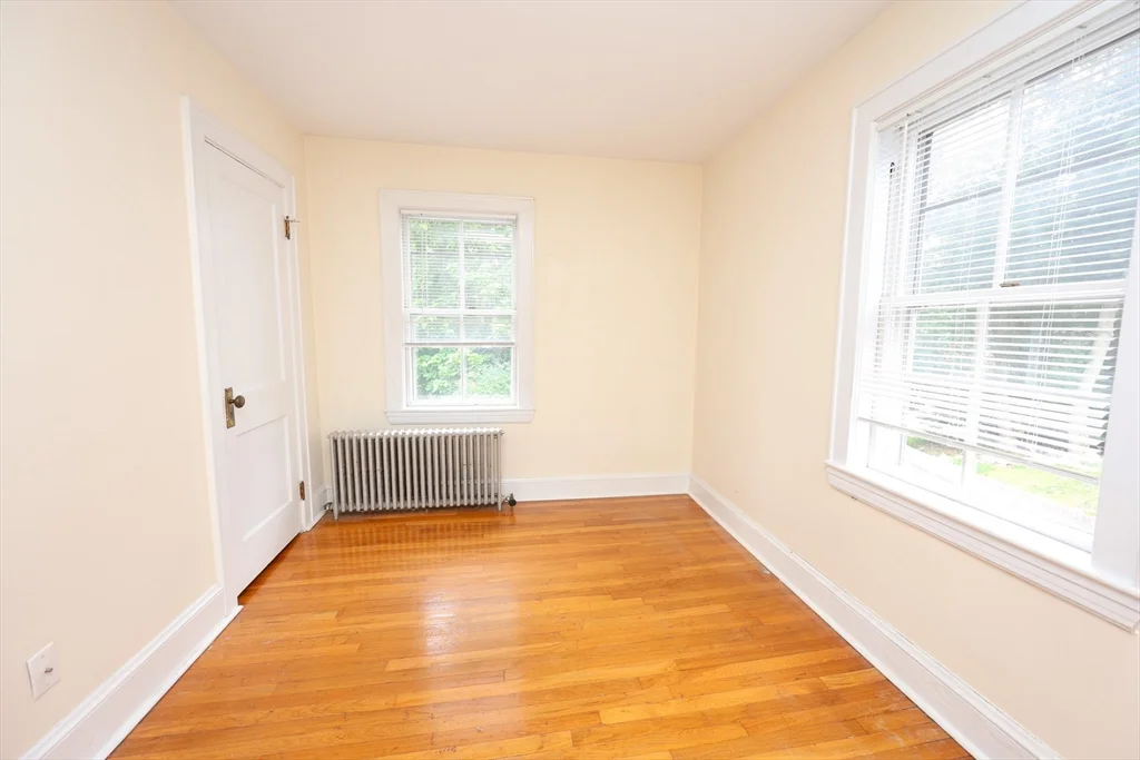 148 Neponset, Canton