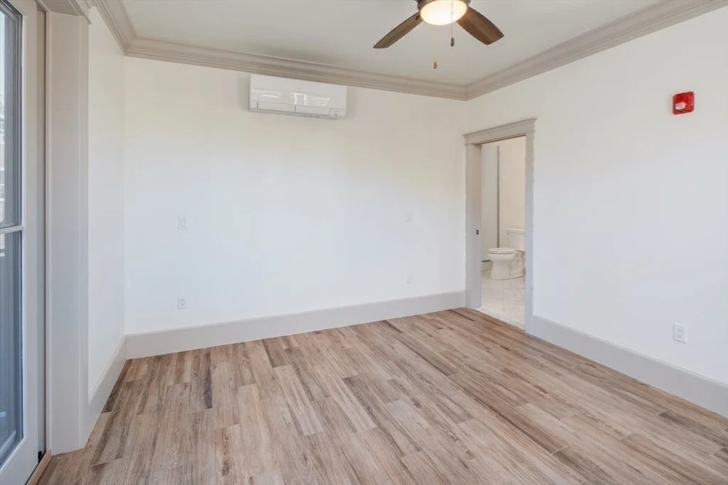 6 Market St, Newburyport