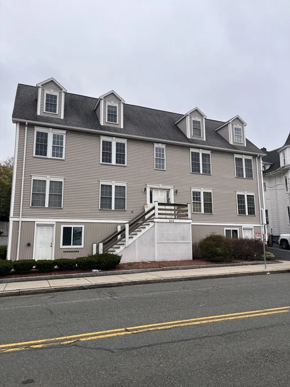 242 Park Ave, Revere
