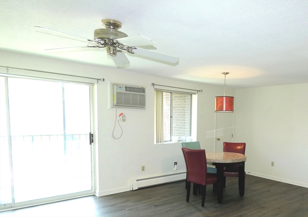 68 Main St, Stoneham