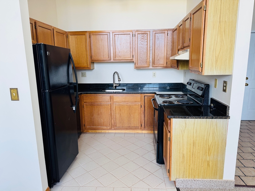 64 Forest St, Medford