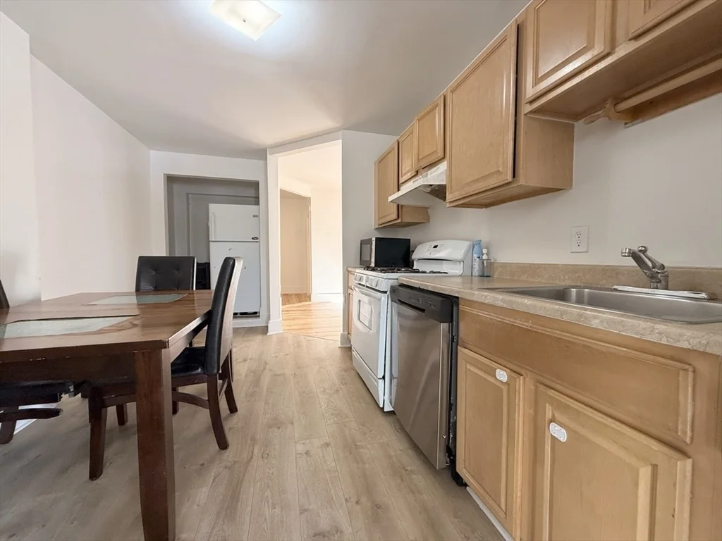 9-11 Richardson St, Faulkner