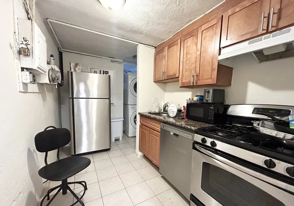 81 Windsor, South End