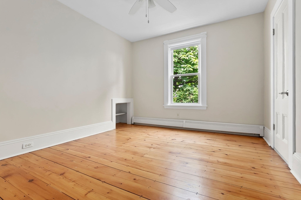 17 Lothrop St, Beverly Cove