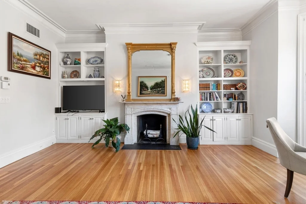 263 Beacon St, Back Bay