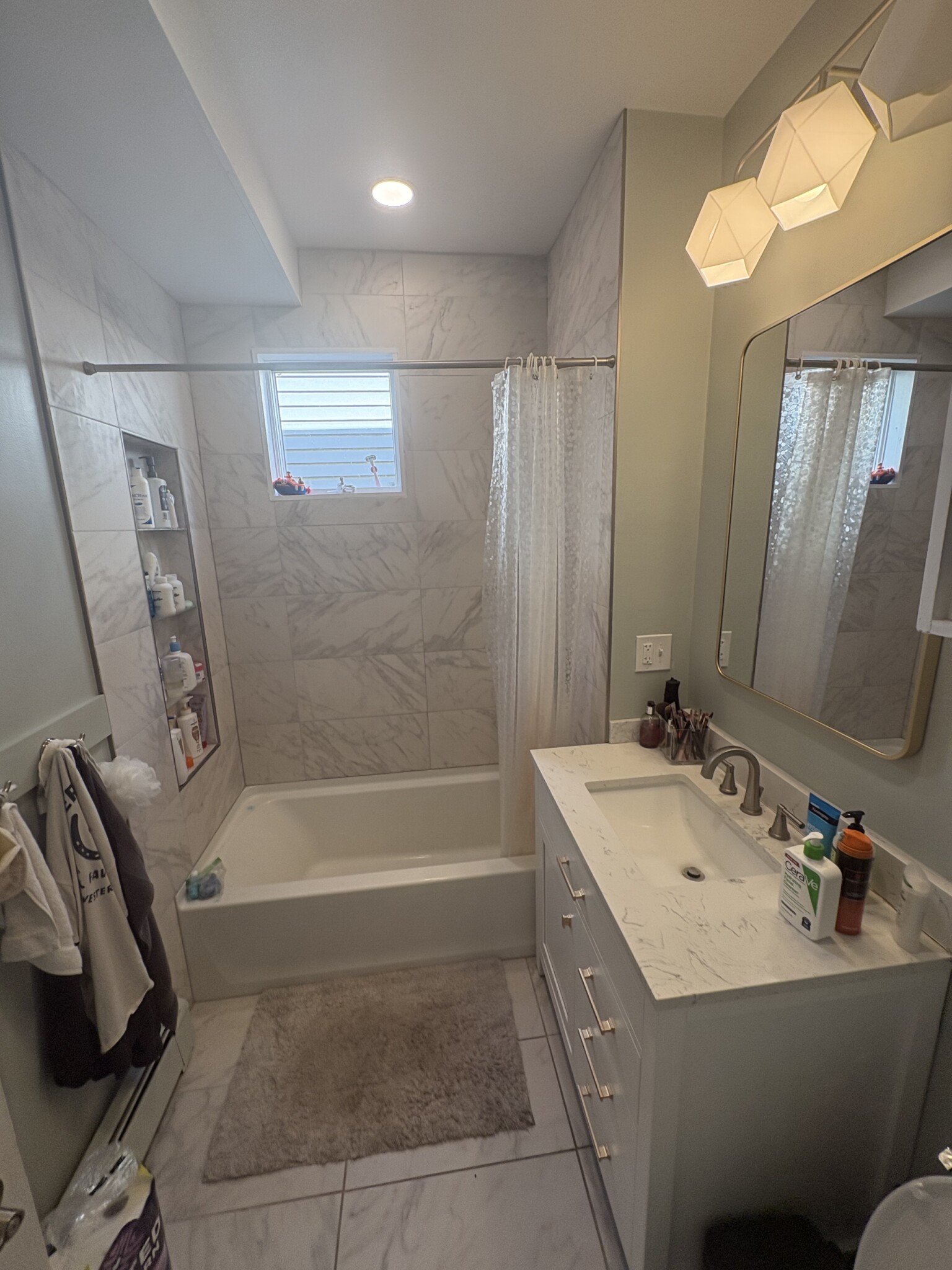 364 Washington St, The Port