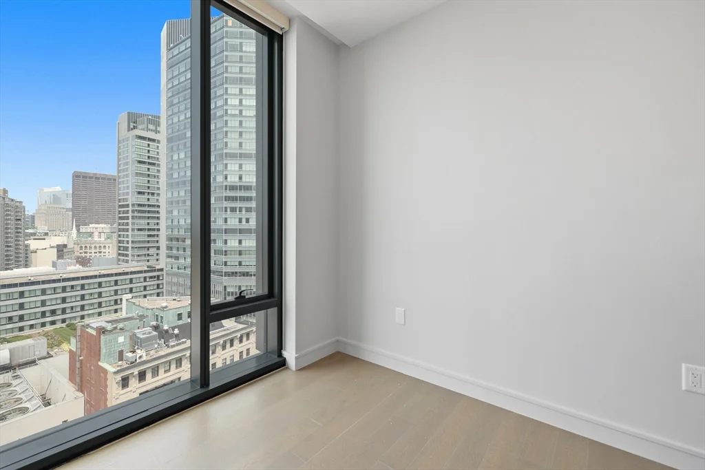 55 Lagrange, Downtown