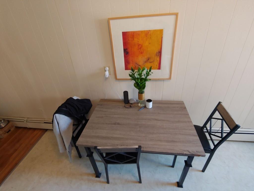 3 bed, 1 bath apartment for rent at 71 Phillips St Unit 4, Beacon Hill — photo 8 of 9