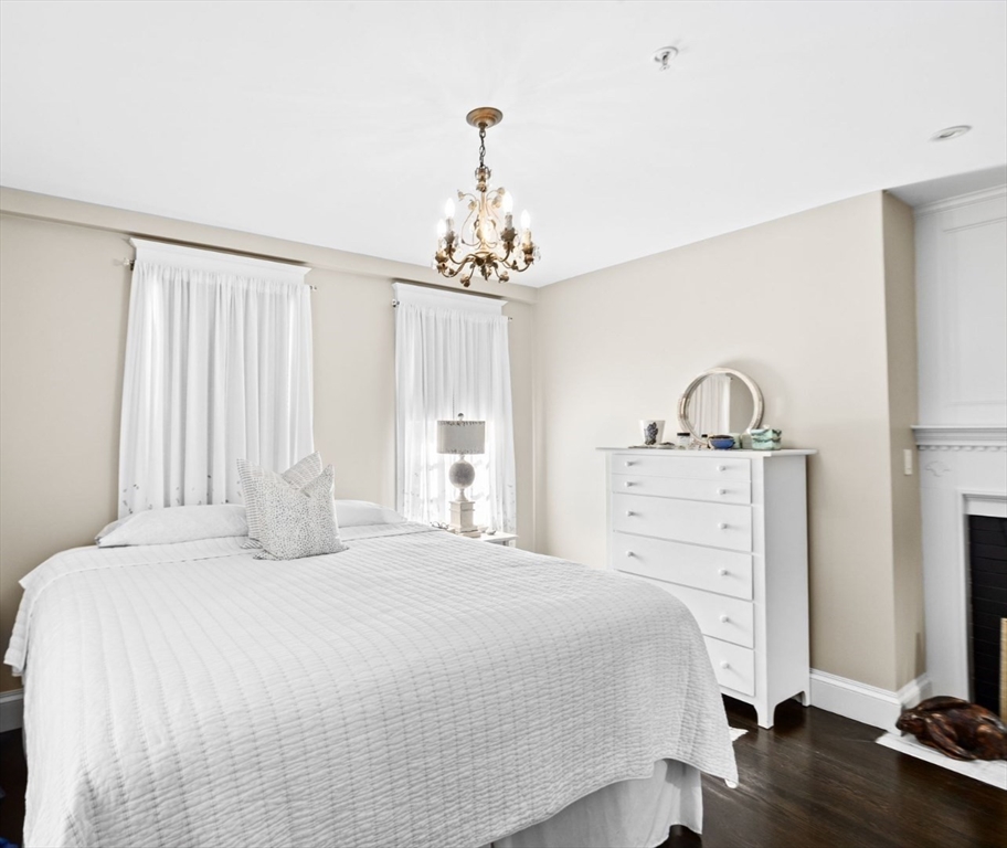 108 Elm St, Cohasset