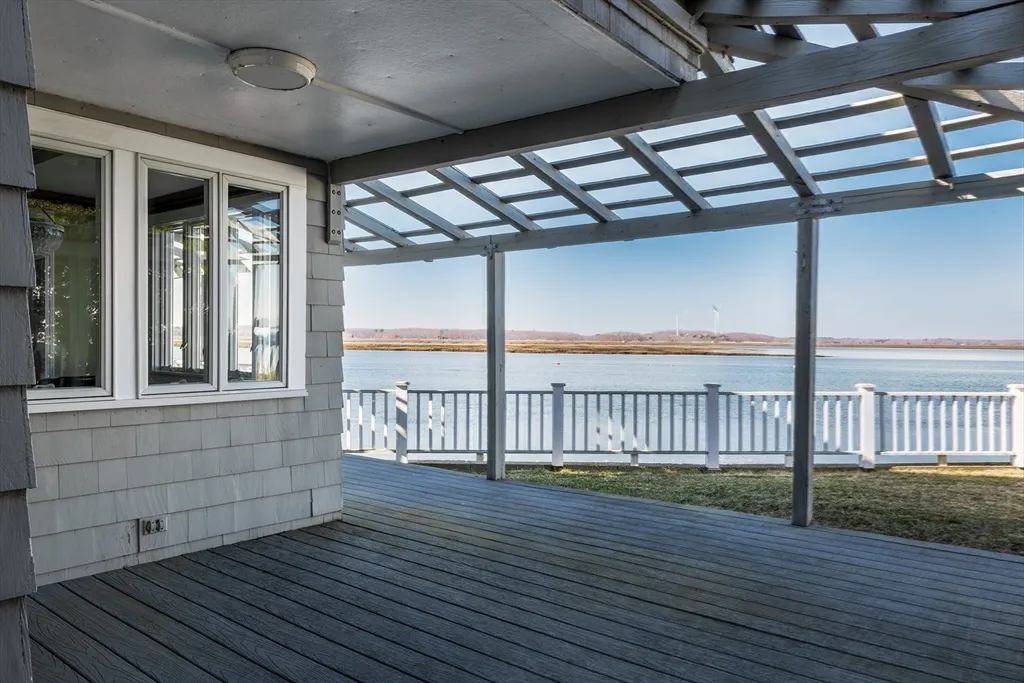 33 Eagle Hill Rd, Great Neck