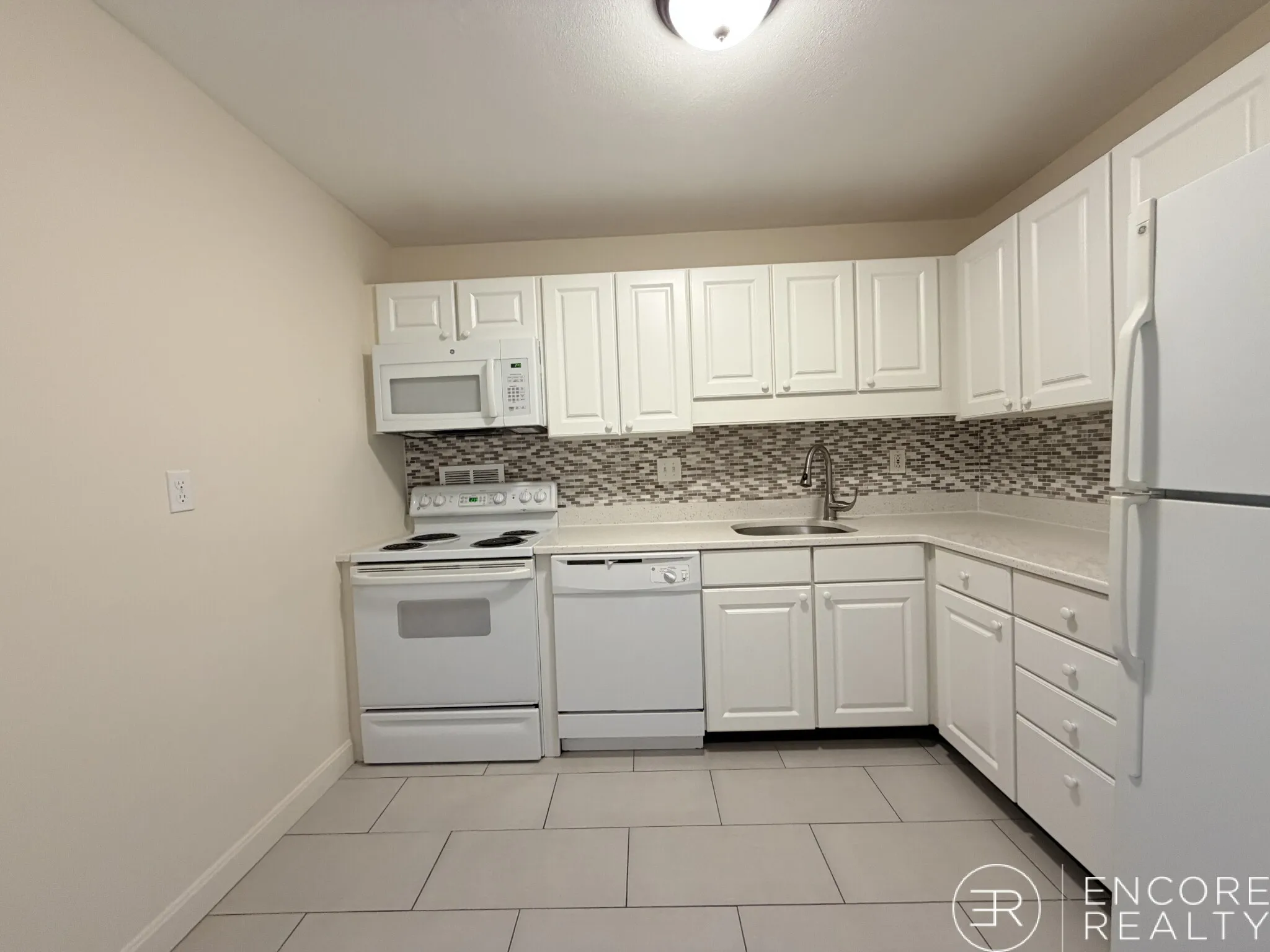 101 Monmouth Ct, Longwood