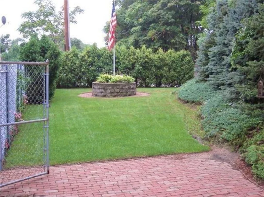 78 Webster St, Medford