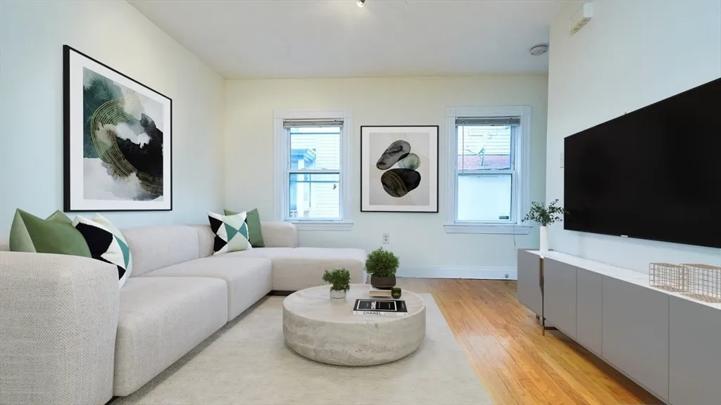 2 Bay State Pl, South Boston