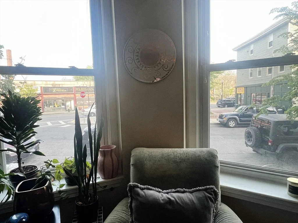 122 London, East Boston