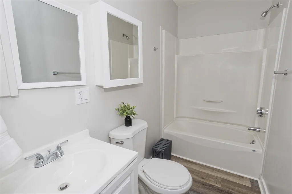 68-70 Ottawa St, Agawam