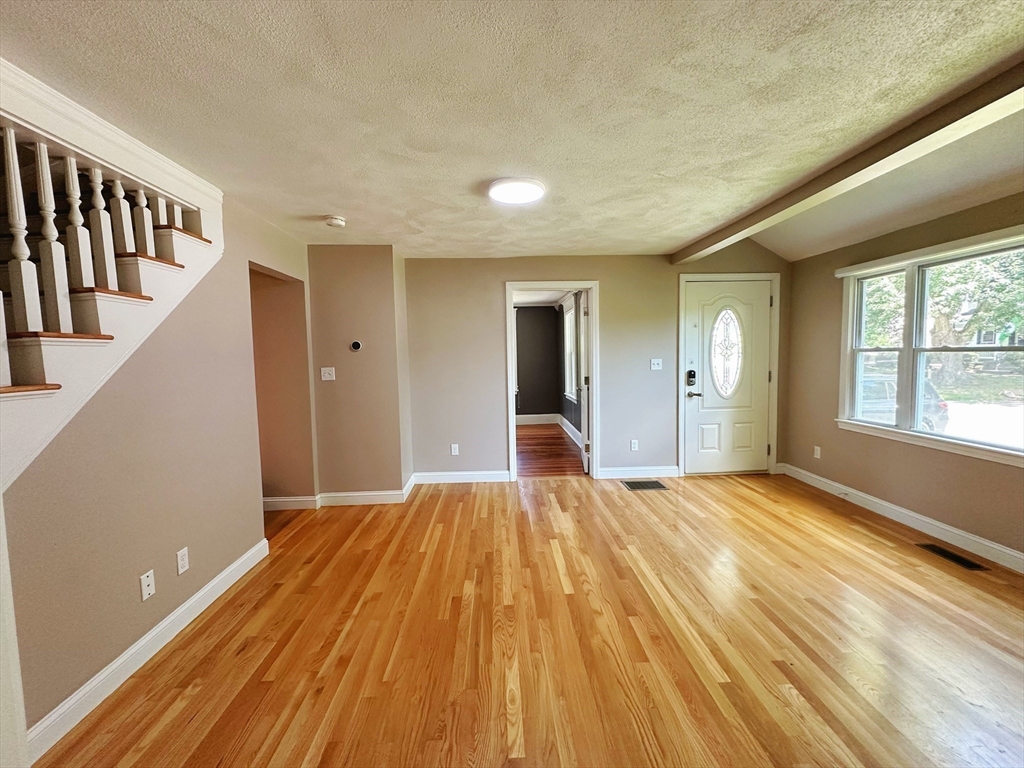 14 French Ave, Wayland