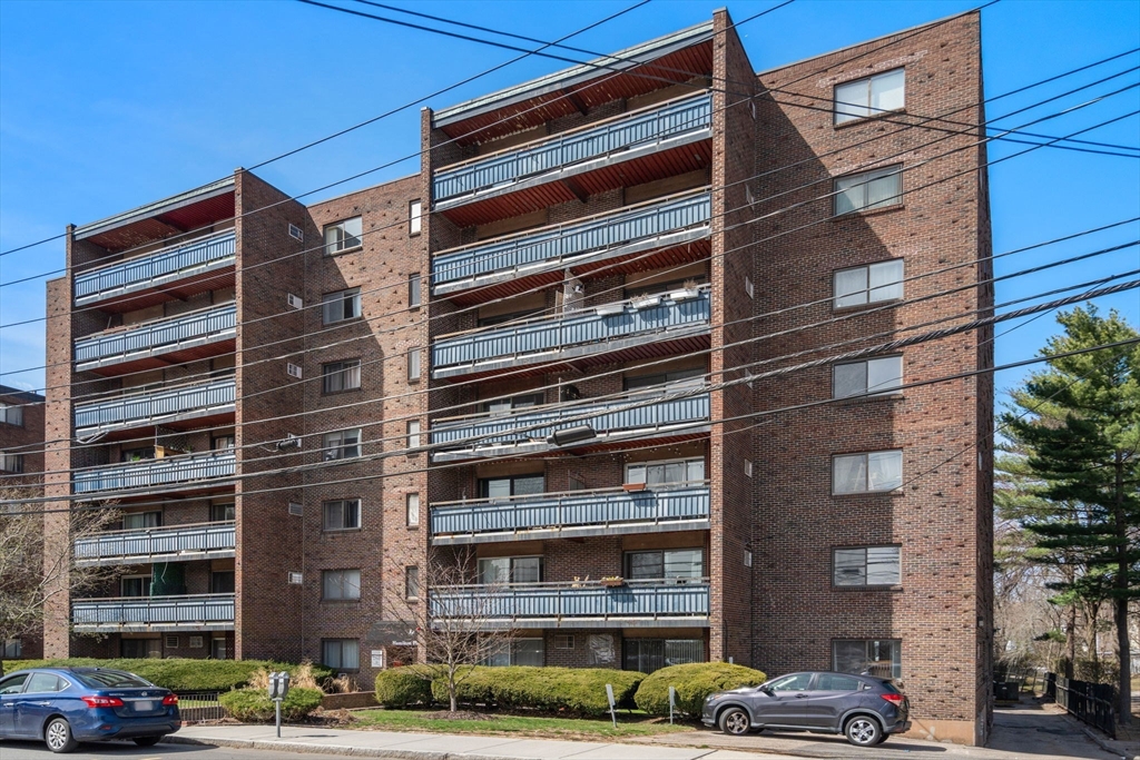 32 Whites Ave, Watertown