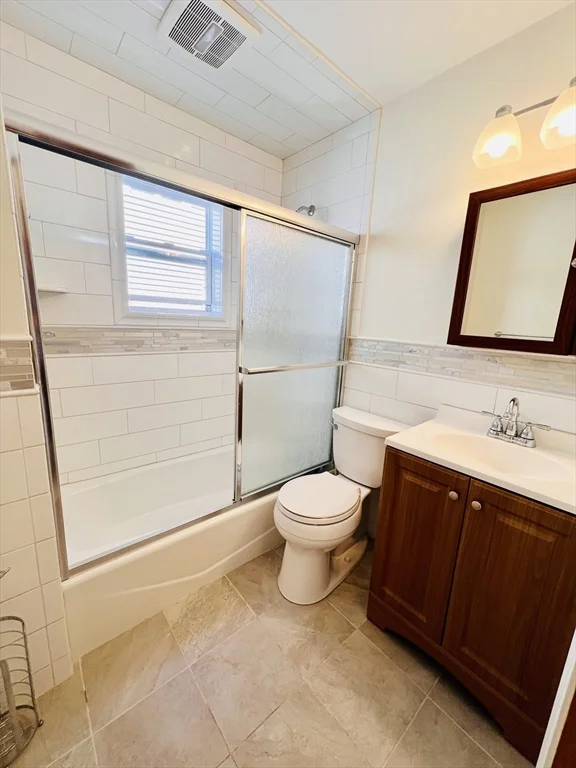 34 Medford St, Medford