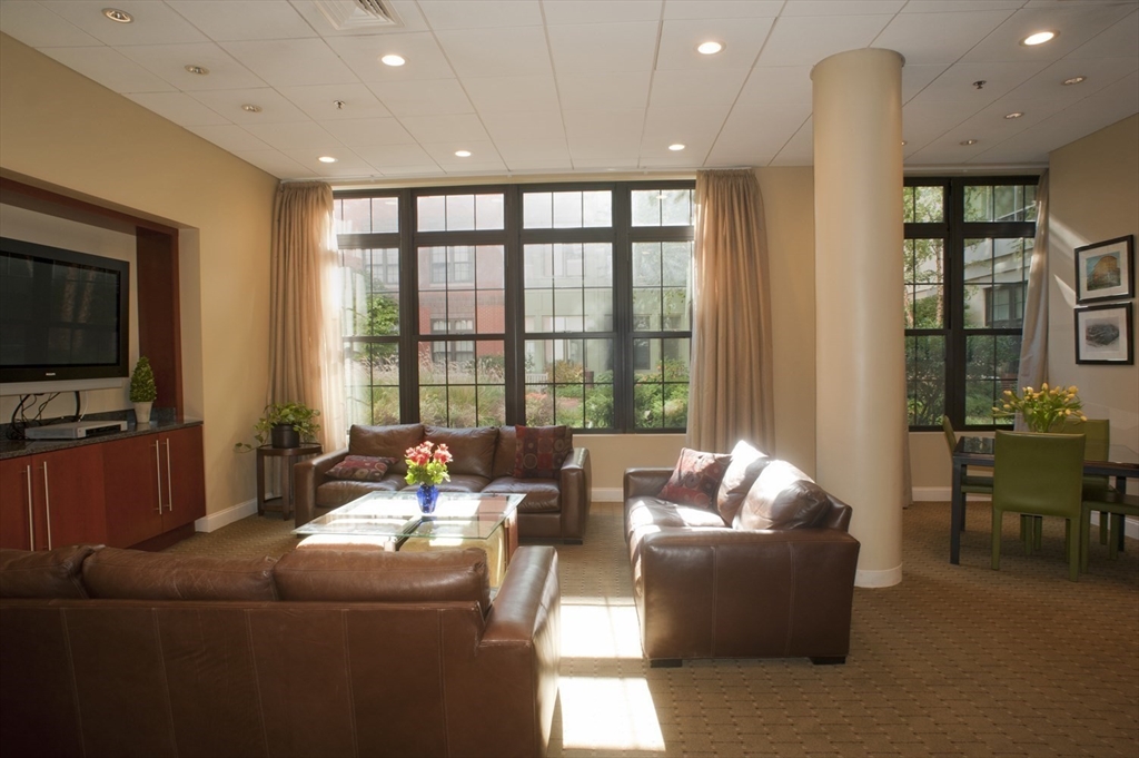 17 Otis St, East Cambridge