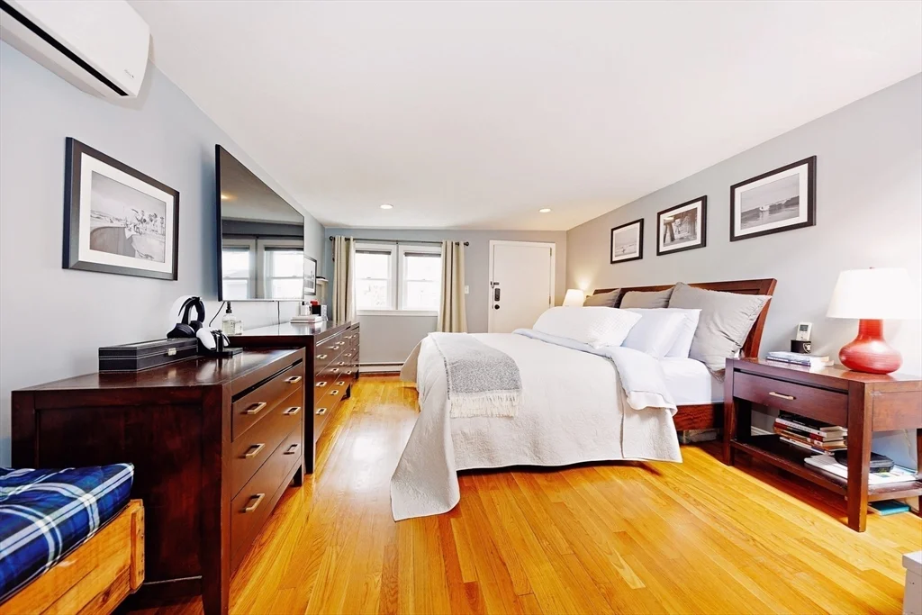 522 E 8, South Boston