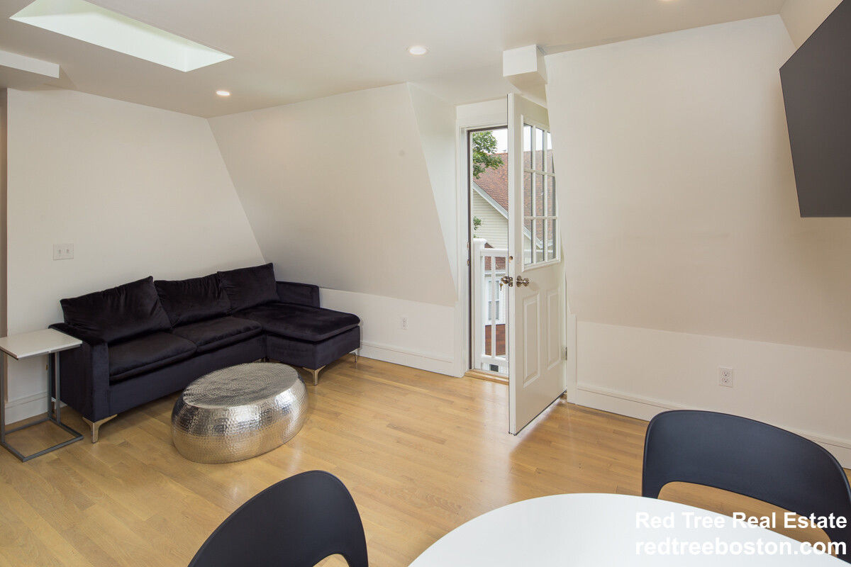 92 Brown St, South Side