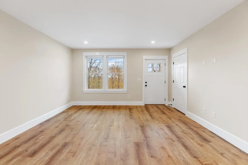 26 Lyndale, West Gloucester