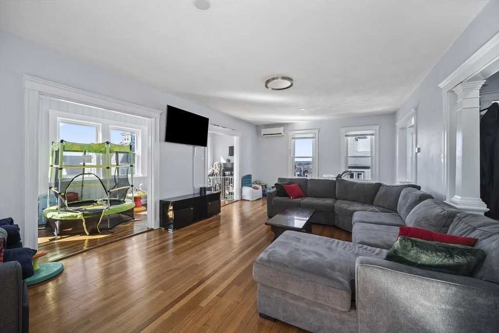455 Broadway, Winter Hill