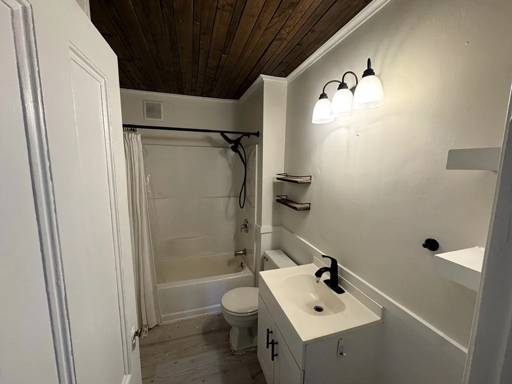 195 Court St, Plymouth